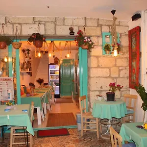 Oda ve Kahvaltı Araçatı Butik, Çeşme