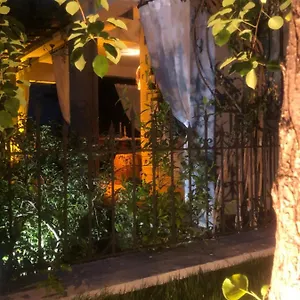 Oda ve Kahvaltı Sakız Kızı Butik, Çeşme