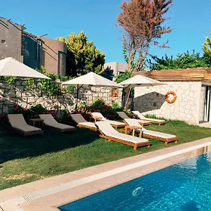 Oda ve Kahvaltı Limon, Çeşme